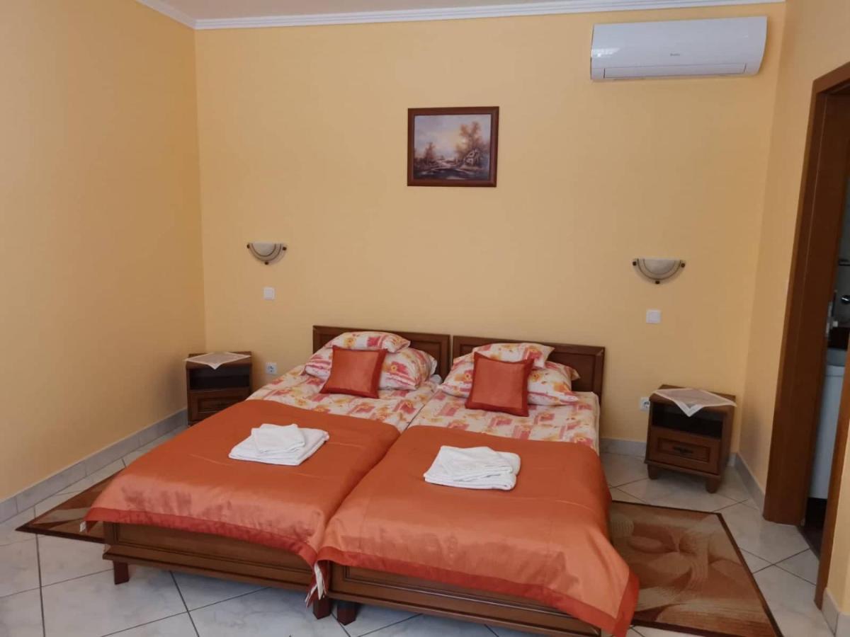 Harmonia Panzio Hotel Sarospatak Exterior photo