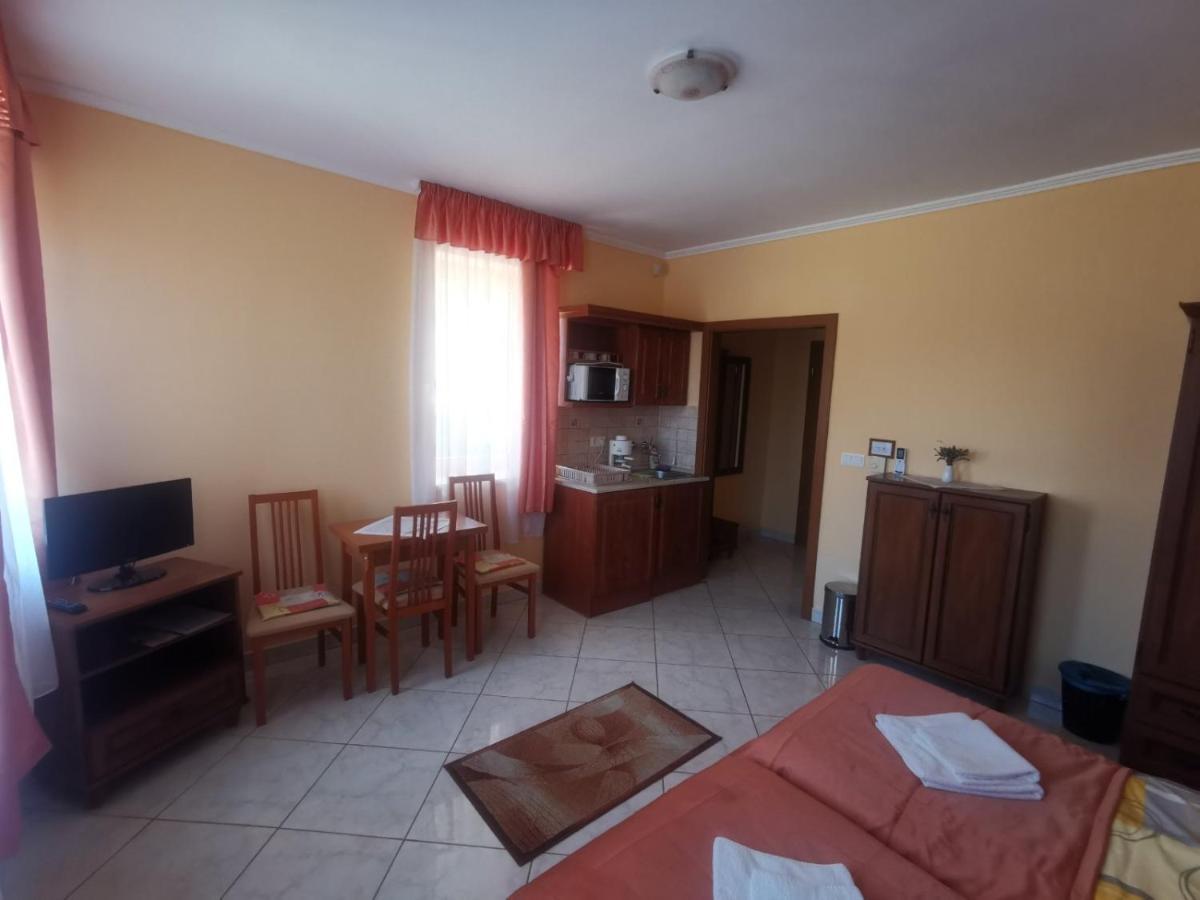 Harmonia Panzio Hotel Sarospatak Exterior photo